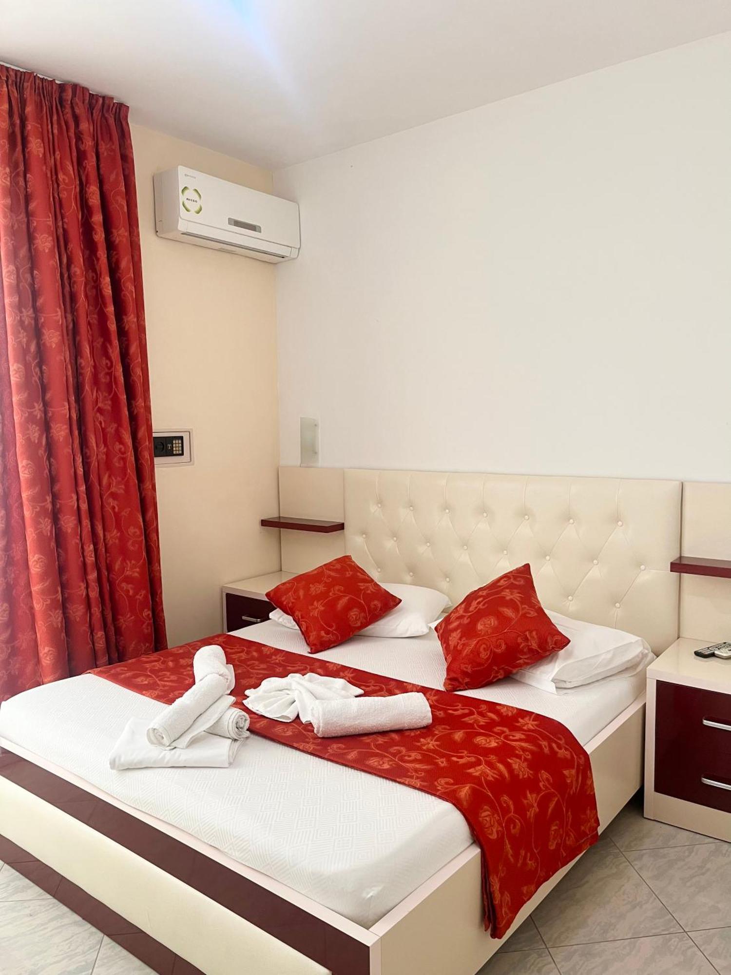Hotel Garden Radhime Luaran gambar
